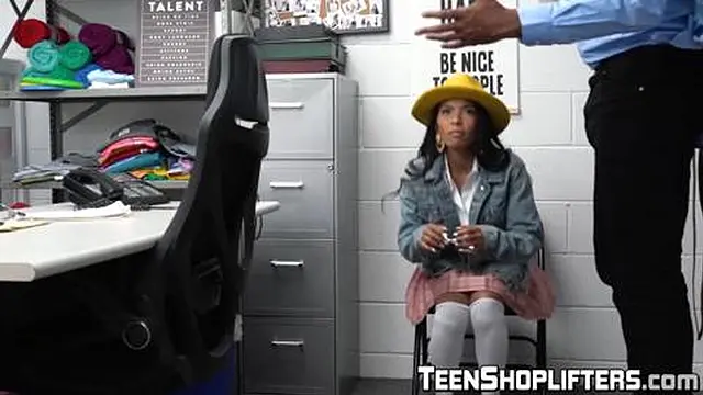 Jada Kai pleases Jovan Jordan with a blowjob