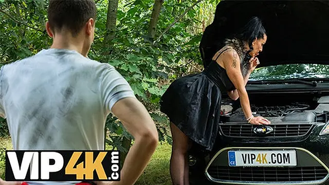 Hot Texas Patti enjoys wild kinky action with a big cock🍆 in the forest