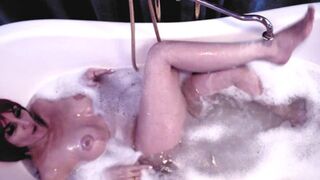 Goddess Eva Milf in Bathroom with Wet Tits and Big Ass🍑, Latex Fetish and Pink Hair