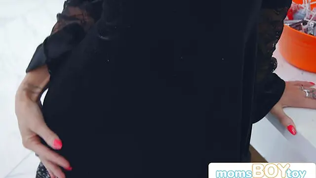 Her Pussy✌ Glistens with Magic - Milf Witch Venus Gives In to boyfriend′s Huge Cock🌭