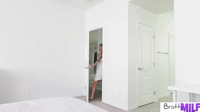 Busty Blonde MILF Kaci Kennedy Sucks on boyfriend′s Massive Erect